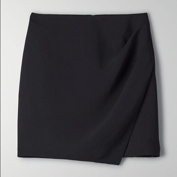 Aritzia Dresses & Skirts - Wilfred Esteli skirt sz 6 black